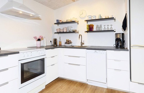 Hou House | 6 person holiday home in Hals