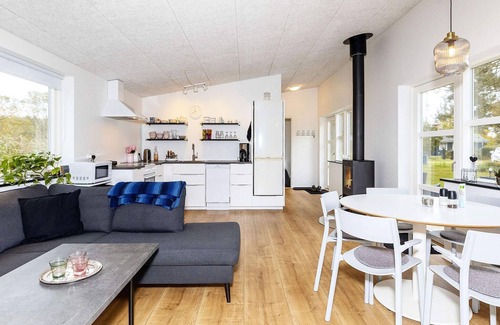 Hou House | 6 person holiday home in Hals
