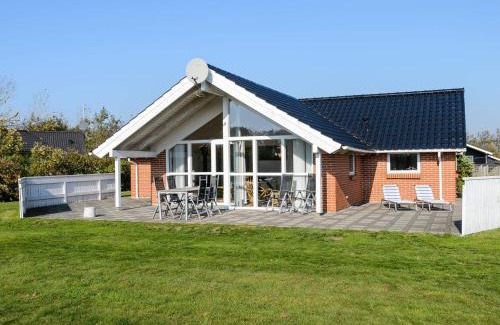 Skaven Strand House | 6 person holiday home in Tarm