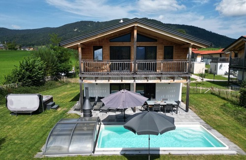Inzell Ski Chalet | 6 persons Chalet Bergherzerl in the Chiemgau. Summer pool, whirlpool & sauna