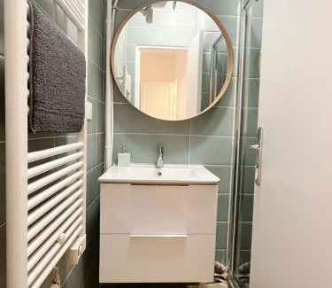 Bagnolet Apartment | #6 Petite Maison avec petit jardin proche du Métro