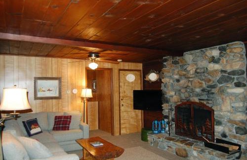 North Wawona House | 6 Squirrels Nest