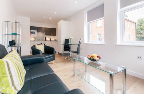 Leatherhead Apartment | 6 Swan House -1 bedroom apartment