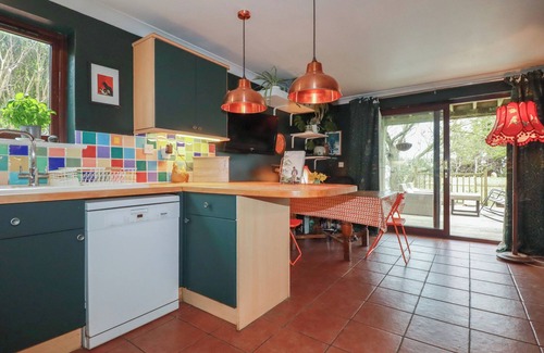 Praa Sands House | 6 THE LINKS, pet friendly, country holiday cottage in Praa Sands