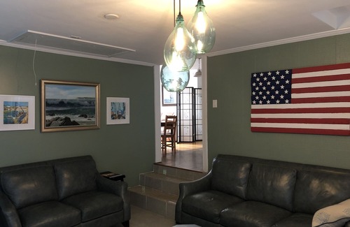 Northeast Virginia Beach Cottage | 60 Seconds 2 Beach (Duplex 2 of 2)