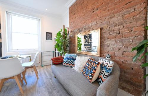 New Cross Apartment | 60C Lewisham Way SE14 6NY London Umodzi House