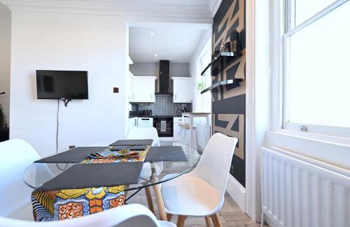 New Cross Apartment | 60C Lewisham Way SE14 6NY London Umodzi House
