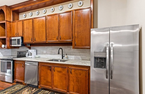 Natchez House | 610 Franklin | 3/3 | Heart of Downtown