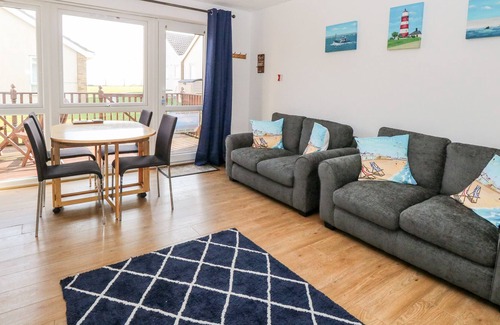 Corton Cottage | 65 WATERSIDE PARK, pet friendly, country holiday cottage in Corton