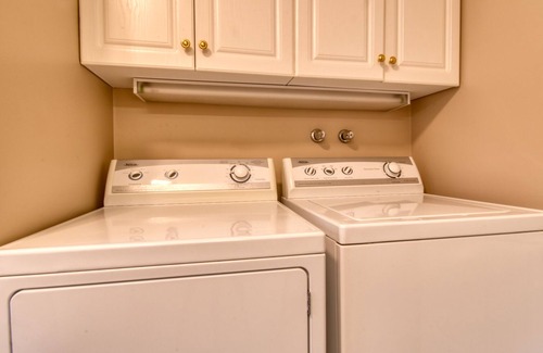 Notre-Dame-des-Laurentides House | #650 - Townhome in Charlesbourg with pool, BBQ, and parking