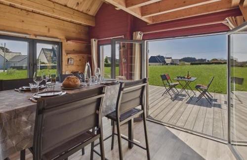 Penmarch Ski Chalet | 650m plage du Ster, chalet - terrasse pour 4