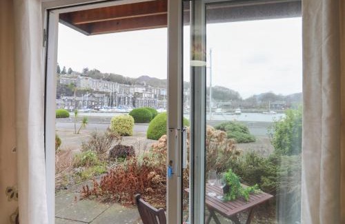 Borth-y-Gest Apartment | 66D South Snowdon Wharf