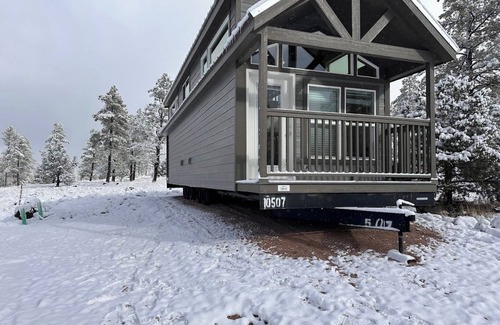 Williams Ski Chalet | 6A Cozy chalet in Beautiful Williams with AC, Wi-Fi, Mountain View and Patio.