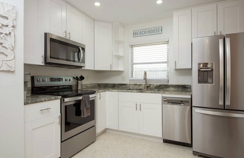 Safety Harbor Cottage | 6A New! Renovated 1/1 at Coastal Cottages!