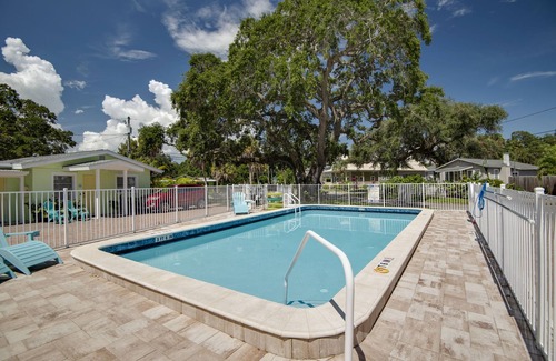 Safety Harbor Cottage | 6A New! Renovated 1/1 at Coastal Cottages!