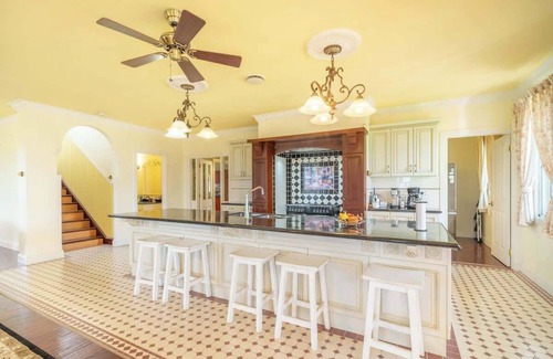 Lang Lang House | 6B Luxury Rustic Farm Manor In Lang Lang