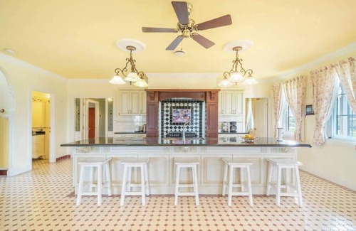 Lang Lang House | 6B Luxury Rustic Farm Manor In Lang Lang