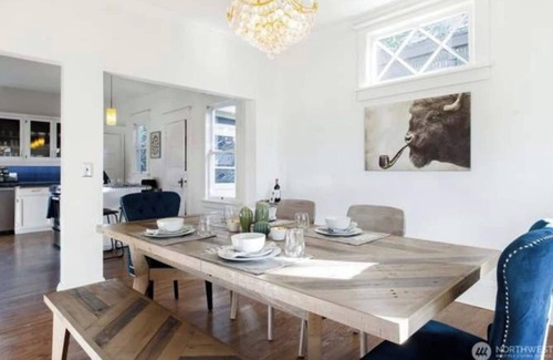 West Queen Anne House | 6B3B Luxury Home! Sleeps 20! Beautiful Views!