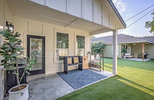 Cottonwood Shores House | 6BD Retreat for 14 with Fire Pit Patio & Lake Access