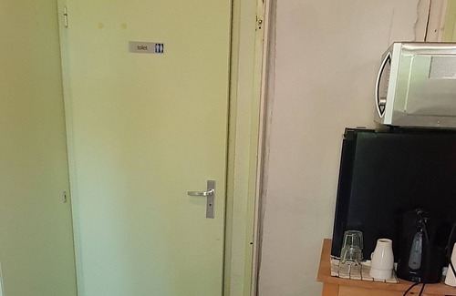 Duivendrecht Apartment | 6m2 studio near metro station and bus stop