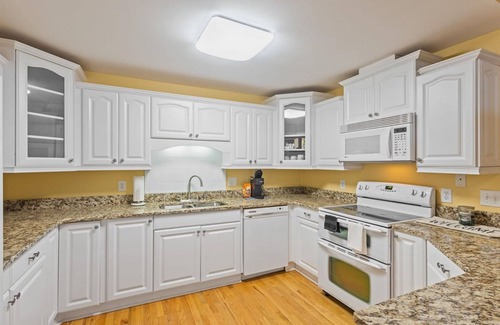 North Augusta House | 7 Acres 2 Houses Kayak Pond Game Room