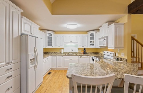 North Augusta House | 7 Acres 2 Houses Kayak Pond Game Room