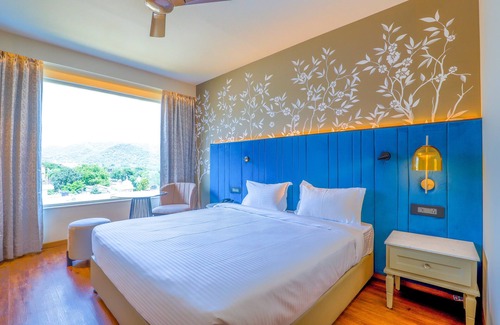 Amer Fort Road Hotel | 7 Apple Hotel Jal Mahal Jaipur