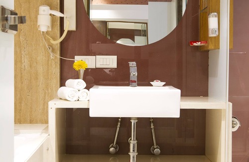 Kasarwadi Hotel | 7 Apple Hotel Pimpri Pune
