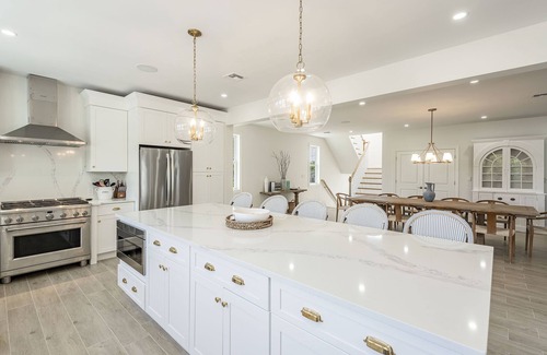 Point Pleasant Beach House | 7 Bed/4 Bath, Salt Water Pool, Walk to beach/boardwalk