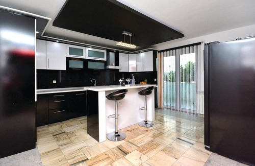 Trilj House | 7 bedroom awesome home in Trilj