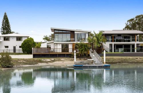 Mooloolaba House | 7 bedroom home on Mooloolaba canal