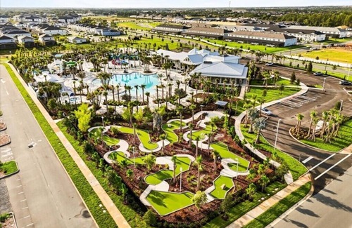 Four Corners House | 7 Bedrooms/4.5 Bathrooms/Windsor Cay (15794CC)