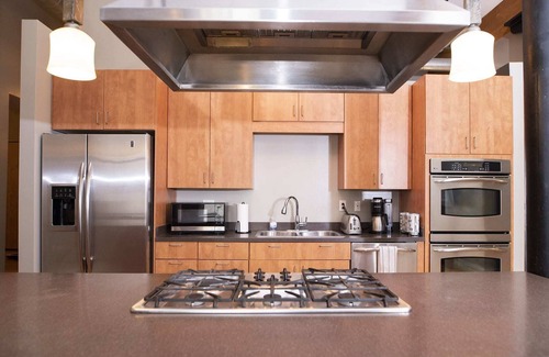 Wholesale District Apartment | 7 Beds off Georgia Street Near Convention Center