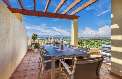 Estombar Ski Chalet | 7 Boa nova Immaculately Presented Townhouse with incredible views!