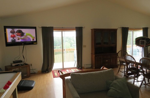 Corinth House | 7 BR house across lake