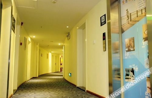 Yunyan District Hotel | 7 Days Inn Guiyang Gaicha Avenue Guizhou Institute of Technology