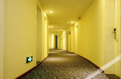 Yunyan District Hotel | 7 Days Inn Guiyang Gaicha Avenue Guizhou Institute of Technology