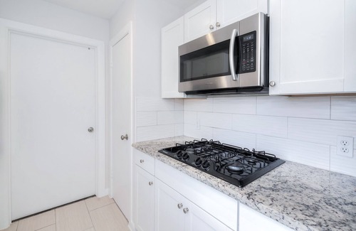 Carrell Oaks House | 7 mi to DT✔house in 3B/2B✔2 king beds ❄shaded patio❤️pet friendly& garage park