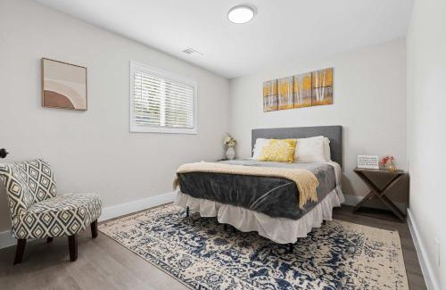 East Durham House | 7 Min walk to Golden Belt - 4 Min Drive to Downtown - 7 to Duke