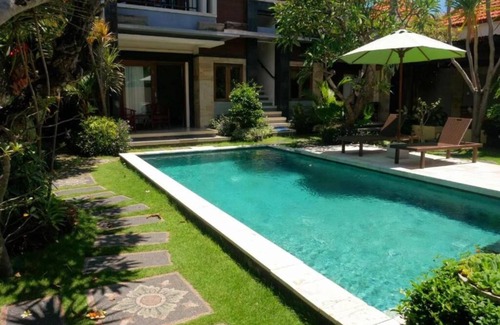 Sanur Villa | 7 Minute Walk to The Sanur Beach. 1 BR Cozy and close to night Market food