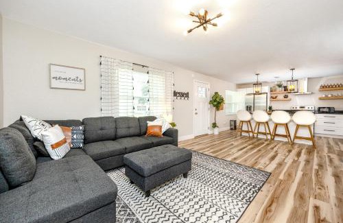 Largo House | 7 People 4 Beds - 8 mins to beach by car - 2 mins to downtown - MODERN