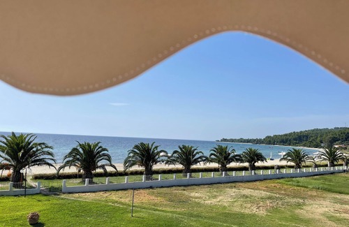 Sithonia House | 7 Person Neos Marmaras Beach Front Villa