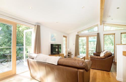 Looe House | 7 Streamside