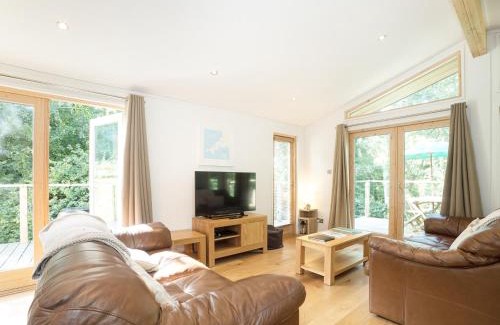Looe House | 7 Streamside
