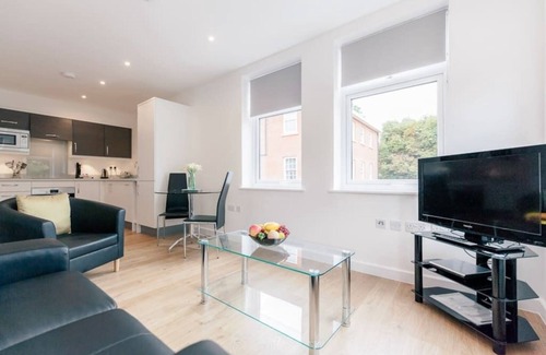 Leatherhead Apartment | 7 Swan House -1 bedroom apartment