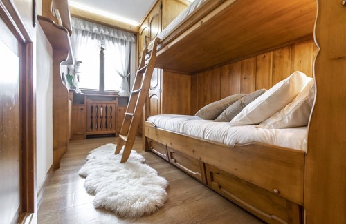Cortina d'Ampezzo Historic Centre Apartment | 70 m² Apartment ∙ 2 bedrooms ∙ 6 guests