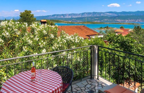 Klimno House | 70 m² House ∙ 2 bedrooms ∙ 6 guests
