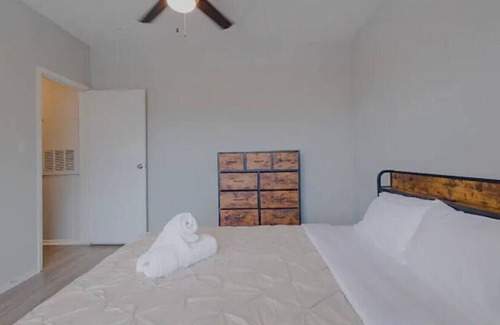 Milwood Apartment | 70) New Condo downtown!