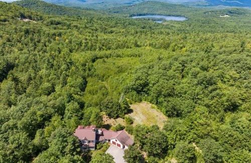 Conway House | 70 Private Acres-Sleeps 12-Fire Pit-Pet Friendly