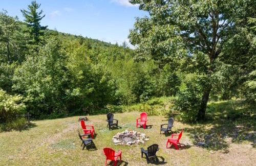 Conway House | 70 Private Acres-Sleeps 12-Fire Pit-Pet Friendly